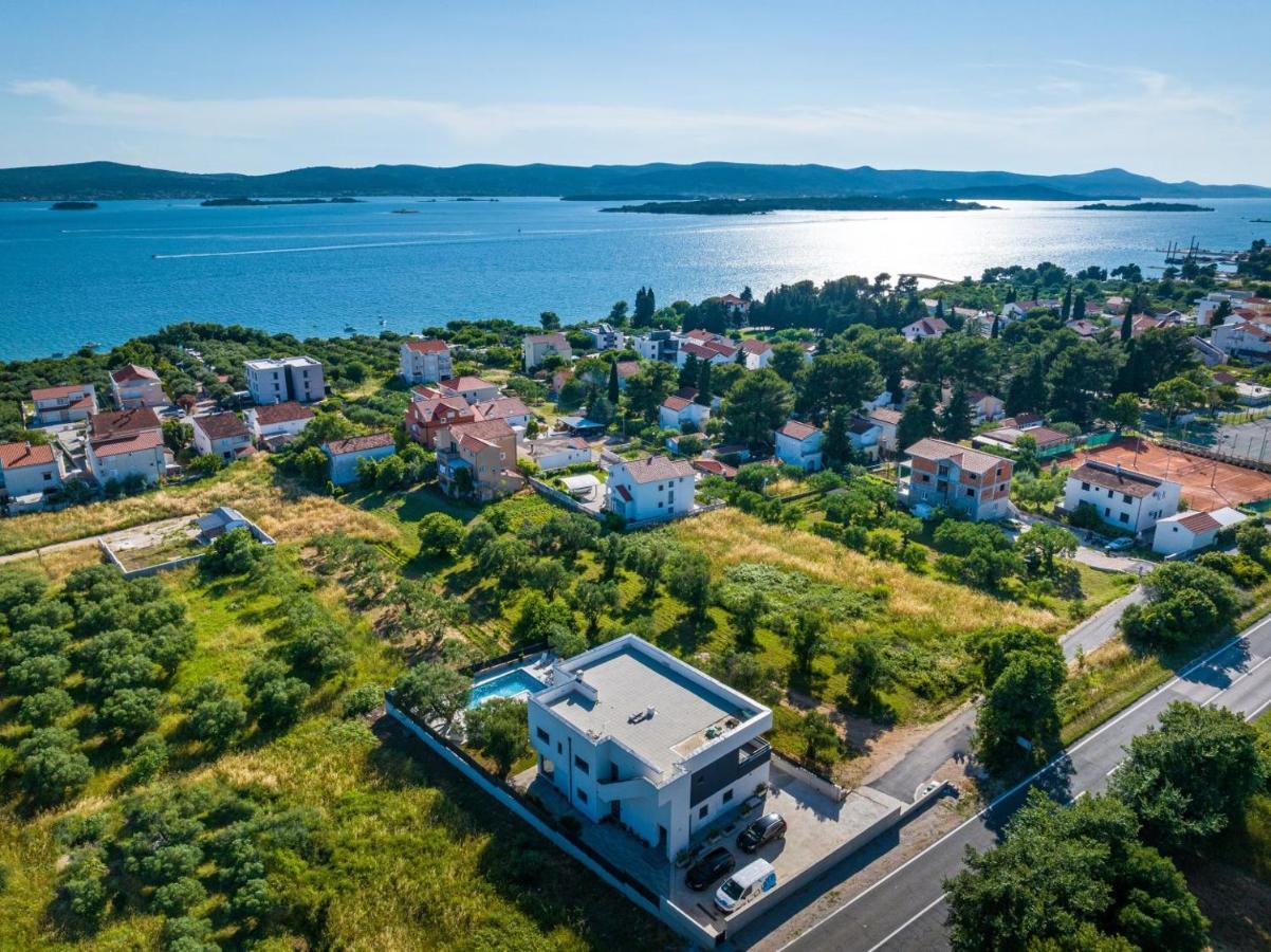Crowonder Sun Dance Apartments With Heated Swimming Pool Seaview And Garden Sveti Filip i Jakov Exterior photo